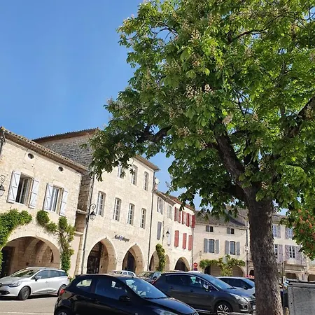 La Cour Saint Louis * Castelnau-Montratier