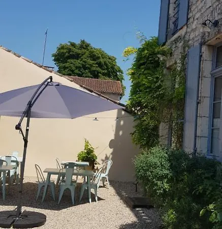 La Cour Saint Louis *
