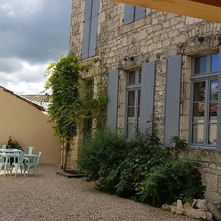Bed & Breakfast La Cour Saint Louis *